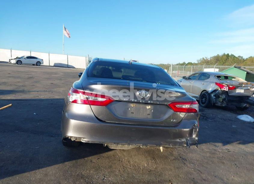Photo 17 of 2019 Toyota Camry LE (VIN 4T1B11HK6KU826019)