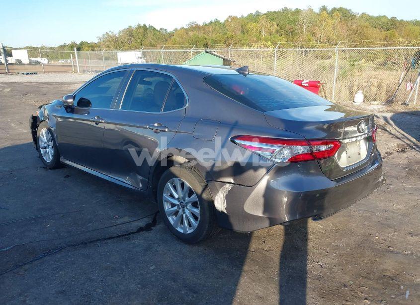 Photo 3 of 2019 Toyota Camry LE (VIN 4T1B11HK6KU826019)