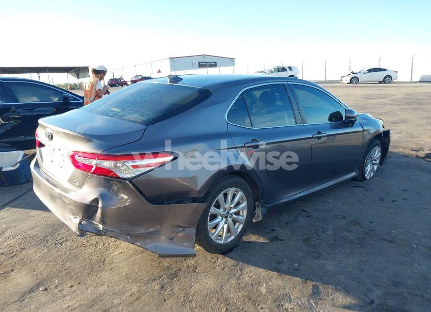 Photo 4 of 2019 Toyota Camry LE (VIN 4T1B11HK6KU826019)