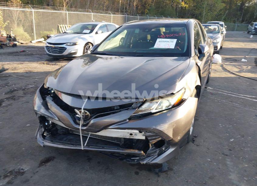 Photo 6 of 2019 Toyota Camry LE (VIN 4T1B11HK6KU826019)