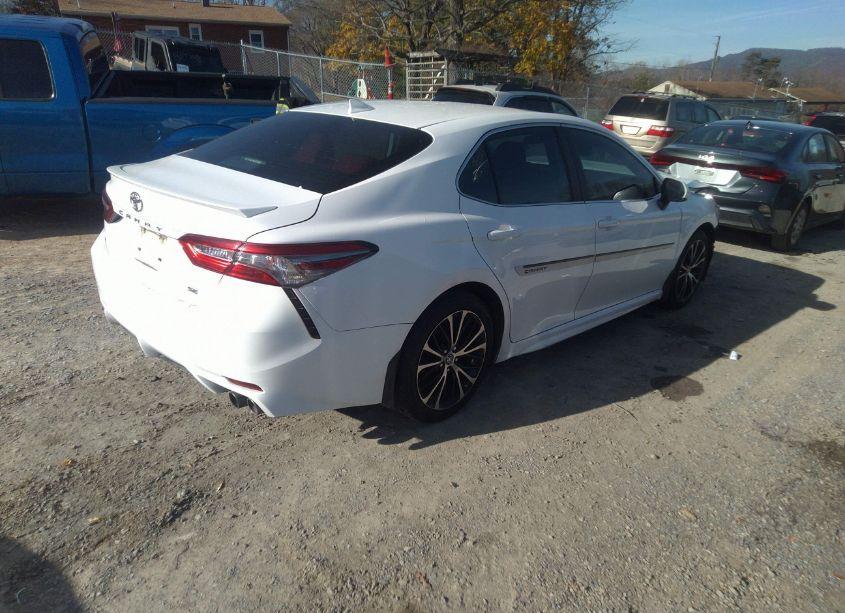 Photo 4 of 2019 Toyota Camry SE (VIN 4T1B11HK6KU843855)