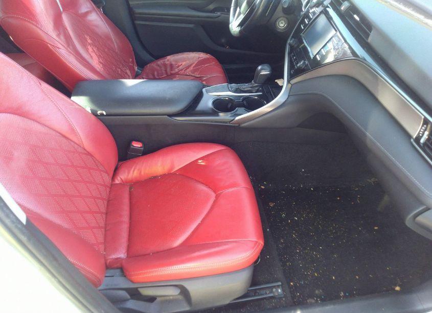 Photo 5 of 2019 Toyota Camry SE (VIN 4T1B11HK6KU843855)