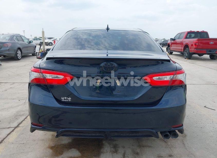 Photo 16 of 2019 Toyota Camry SE (VIN 4T1B11HK6KU847260)