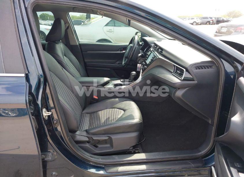 Photo 5 of 2019 Toyota Camry SE (VIN 4T1B11HK6KU847260)