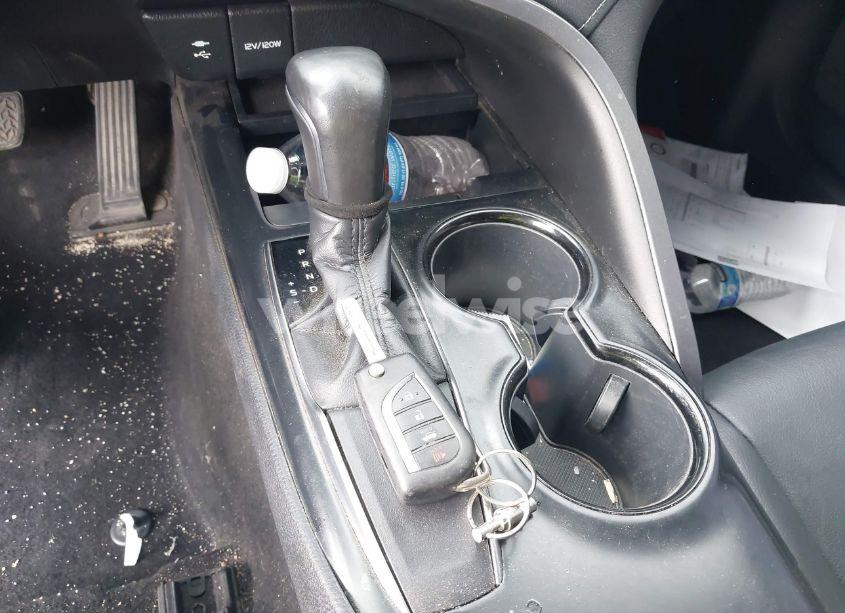 Photo 11 of 2019 Toyota Camry SE (VIN 4T1B11HK6KU849042)