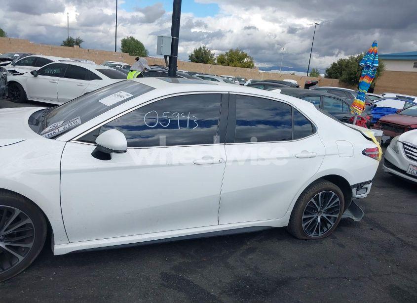 Photo 15 of 2019 Toyota Camry SE (VIN 4T1B11HK6KU849042)