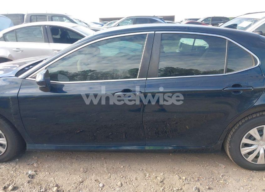 Photo 13 of 2019 Toyota Camry L (VIN 4T1B11HK6KU850756)