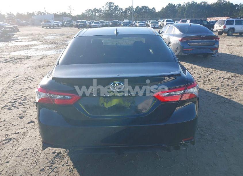 Photo 16 of 2018 Toyota Camry SE (VIN 4T1B11HK7JU015439)