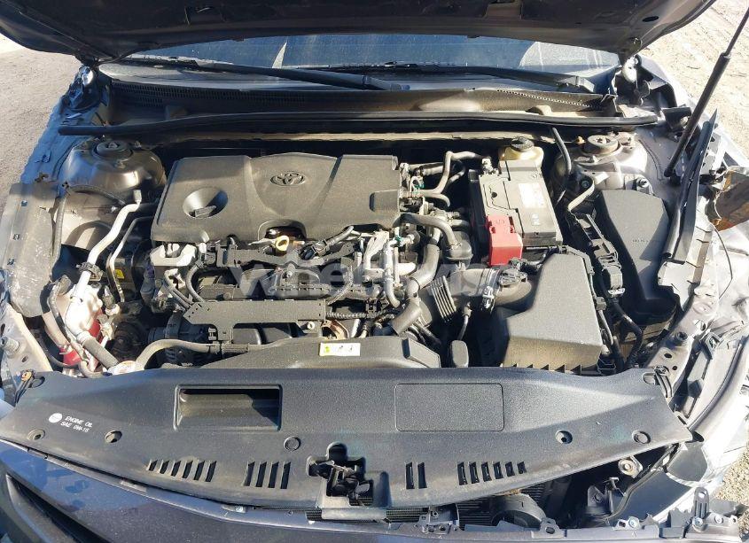 Photo 10 of 2018 Toyota Camry SE (VIN 4T1B11HK7JU018440)