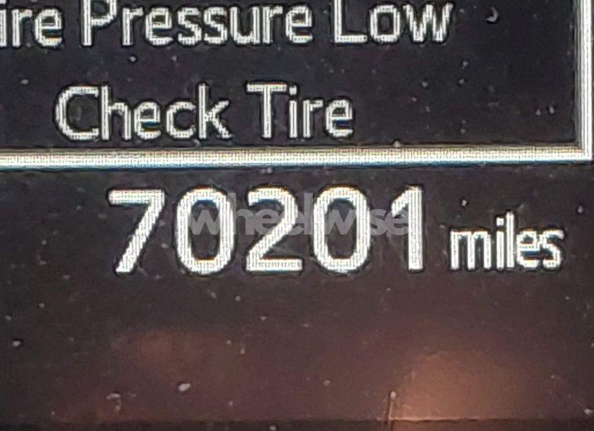 Photo 15 of 2018 Toyota Camry SE (VIN 4T1B11HK7JU018440)