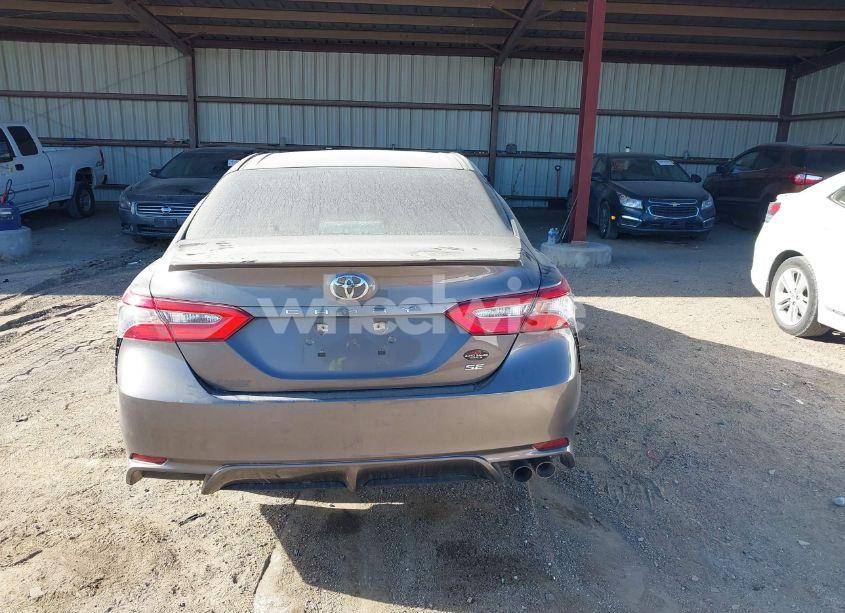 Photo 16 of 2018 Toyota Camry SE (VIN 4T1B11HK7JU018440)