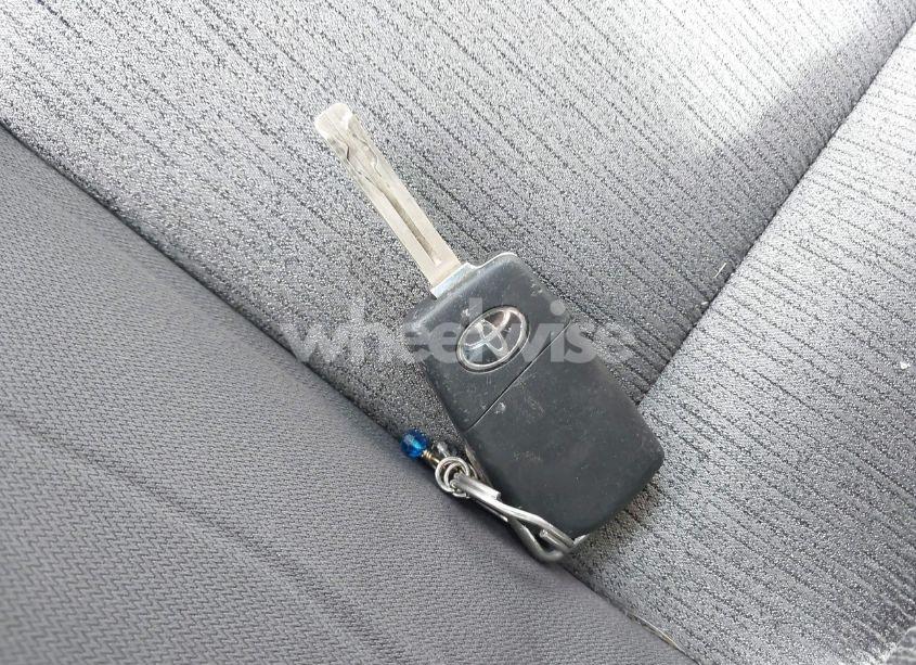 Photo 11 of 2018 Toyota Camry LE (VIN 4T1B11HK7JU019104)