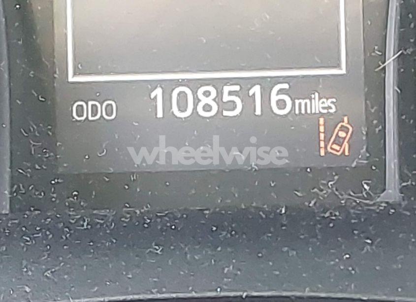 Photo 15 of 2018 Toyota Camry LE (VIN 4T1B11HK7JU019104)