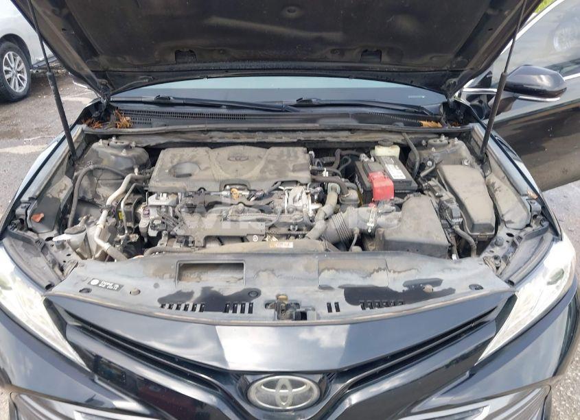 Photo 10 of 2018 Toyota Camry XLE (VIN 4T1B11HK7JU020611)