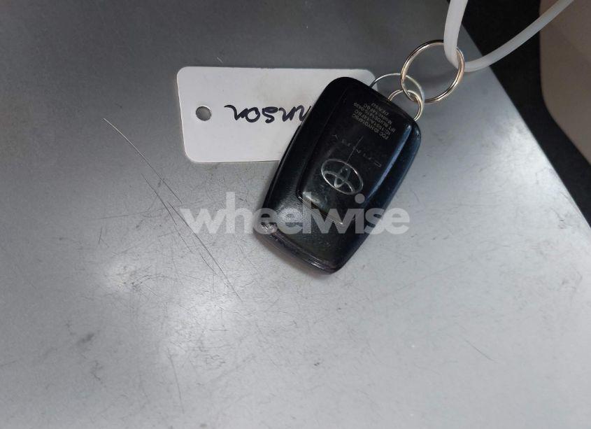 Photo 11 of 2018 Toyota Camry XLE (VIN 4T1B11HK7JU020611)