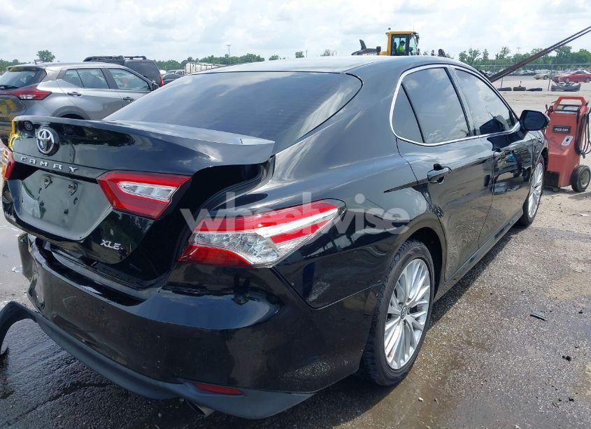 Photo 4 of 2018 Toyota Camry XLE (VIN 4T1B11HK7JU020611)