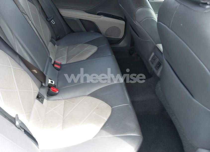 Photo 8 of 2018 Toyota Camry XLE (VIN 4T1B11HK7JU020611)