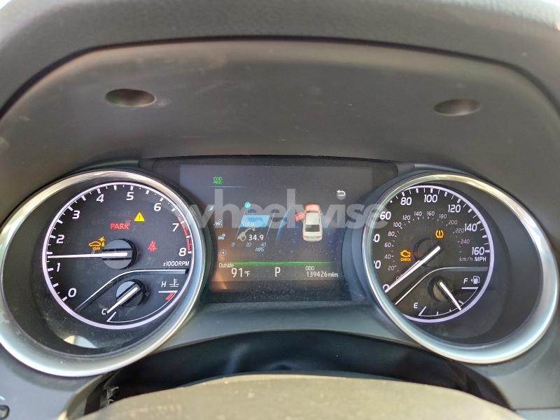 Photo 13 of 2018 TOYOTA CAMRY L (VIN 4T1B11HK7JU025582)