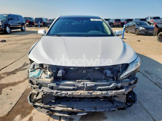 Photo 3 of 2018 TOYOTA CAMRY L (VIN 4T1B11HK7JU025582)