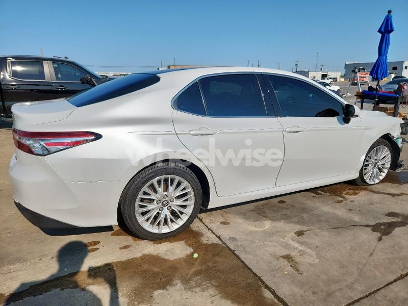 Photo 4 of 2018 TOYOTA CAMRY L (VIN 4T1B11HK7JU025582)