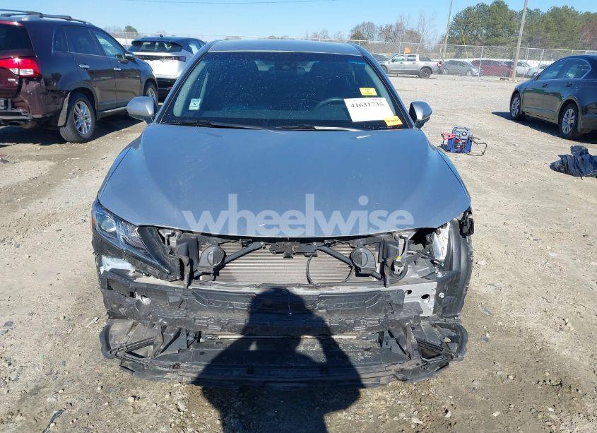 Photo 13 of 2018 Toyota Camry SE (VIN 4T1B11HK7JU029213)