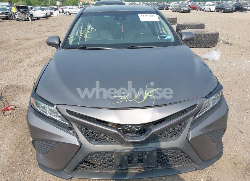 Photo 12 of 2018 Toyota Camry SE (VIN 4T1B11HK7JU033701)