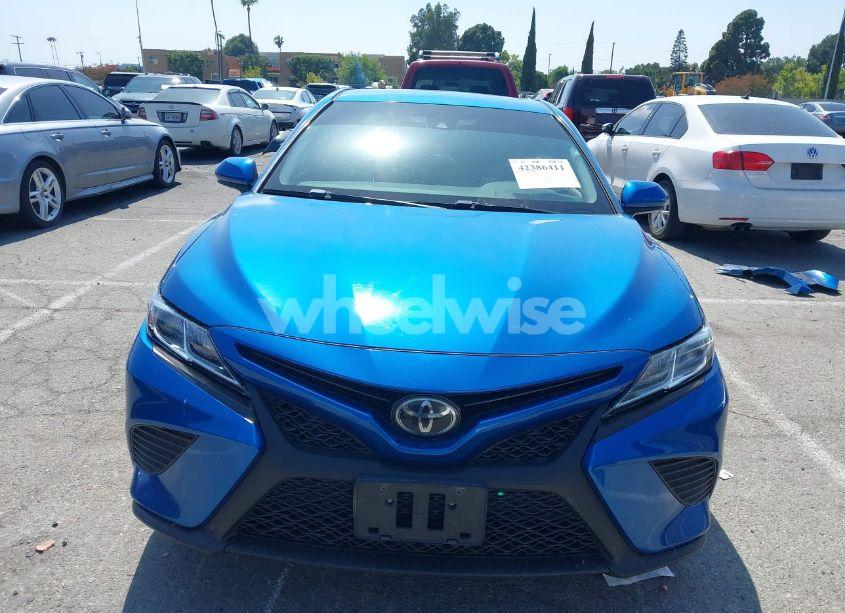 Photo 12 of 2018 Toyota Camry SE (VIN 4T1B11HK7JU062809)