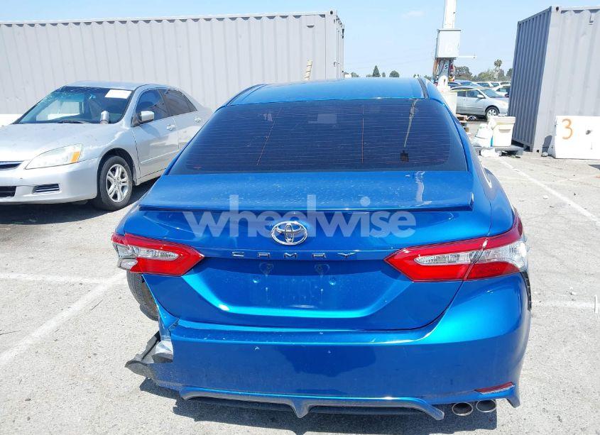 Photo 16 of 2018 Toyota Camry SE (VIN 4T1B11HK7JU062809)