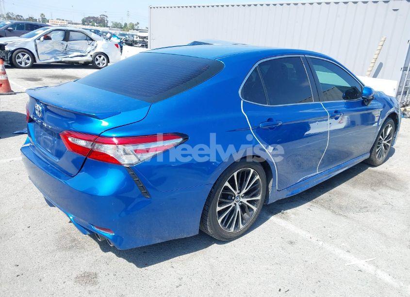 Photo 4 of 2018 Toyota Camry SE (VIN 4T1B11HK7JU062809)