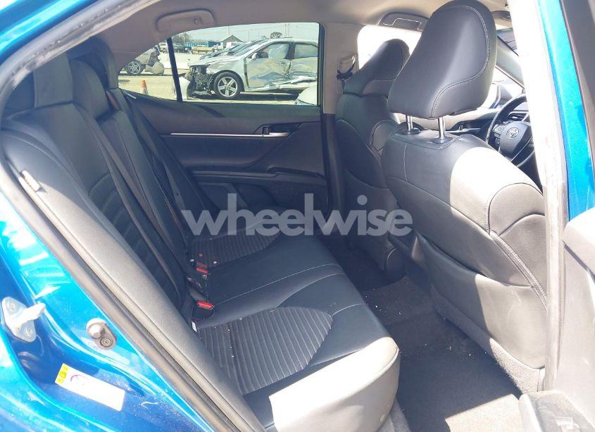 Photo 8 of 2018 Toyota Camry SE (VIN 4T1B11HK7JU062809)