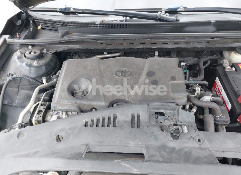 Photo 10 of 2018 Toyota Camry L (VIN 4T1B11HK7JU064933)