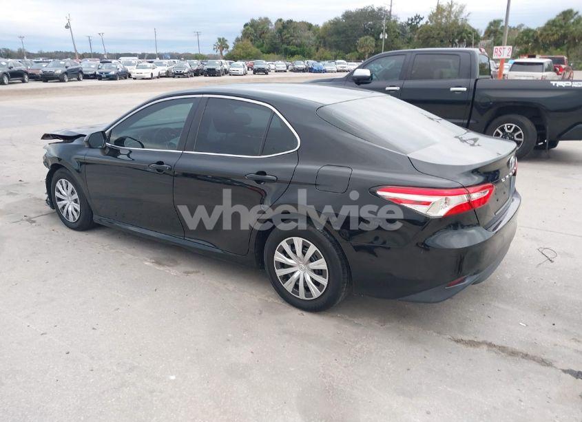 Photo 3 of 2018 Toyota Camry L (VIN 4T1B11HK7JU064933)