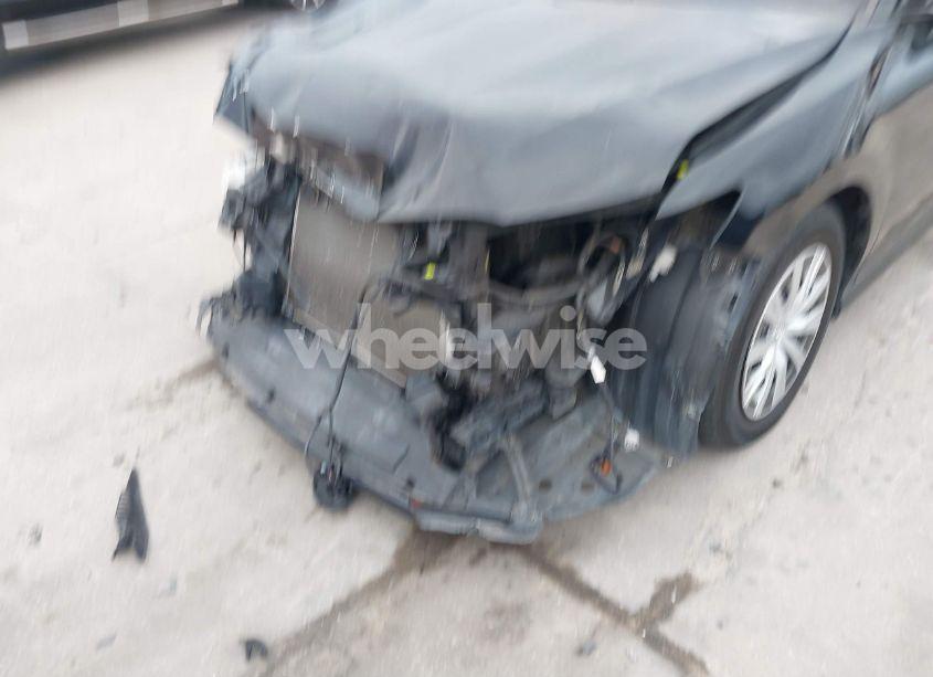 Photo 6 of 2018 Toyota Camry L (VIN 4T1B11HK7JU064933)