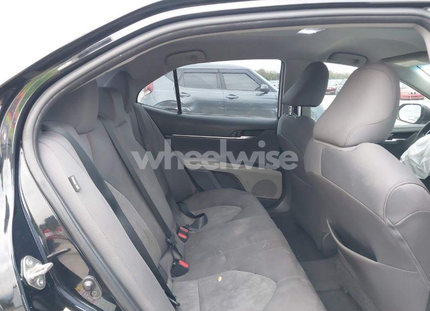 Photo 8 of 2018 Toyota Camry L (VIN 4T1B11HK7JU064933)