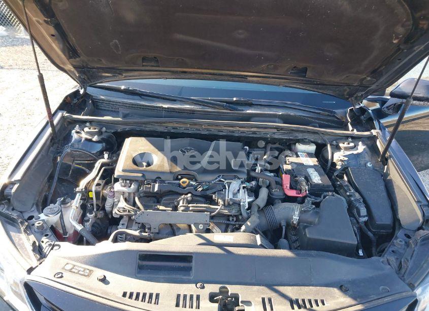 Photo 10 of 2018 Toyota Camry LE (VIN 4T1B11HK7JU065029)
