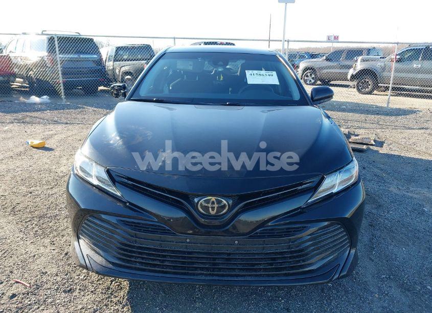 Photo 12 of 2018 Toyota Camry LE (VIN 4T1B11HK7JU065029)