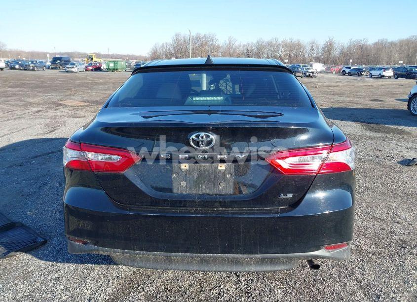 Photo 16 of 2018 Toyota Camry LE (VIN 4T1B11HK7JU065029)