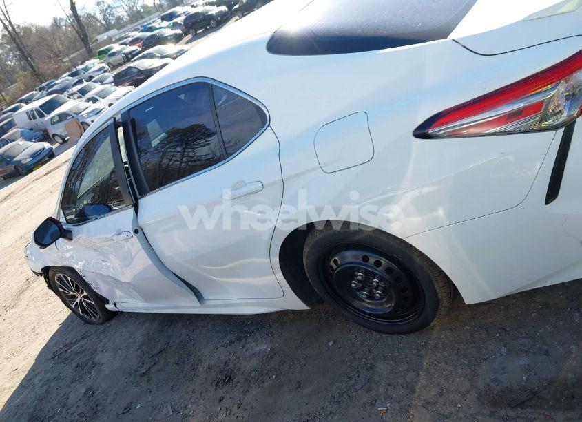 Photo 15 of 2018 Toyota Camry SE (VIN 4T1B11HK7JU083028)