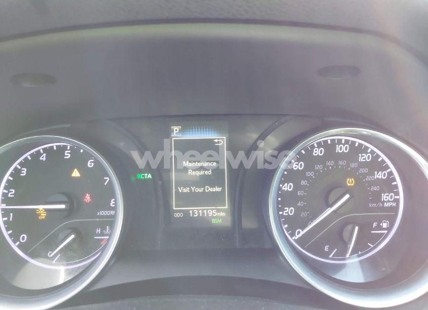 Photo 16 of 2018 Toyota Camry SE (VIN 4T1B11HK7JU083028)