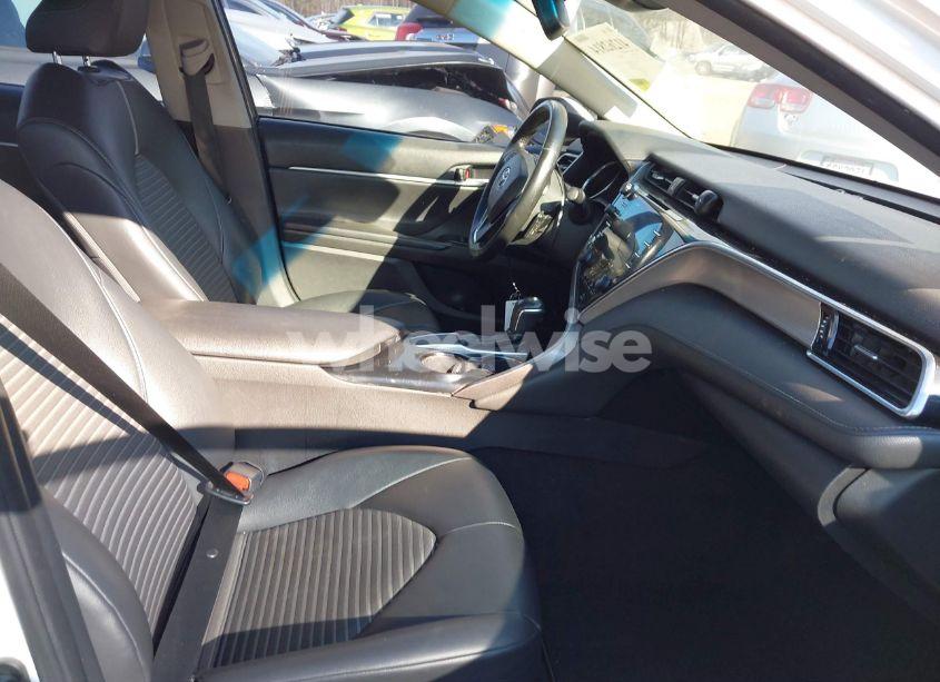 Photo 5 of 2018 Toyota Camry SE (VIN 4T1B11HK7JU083028)