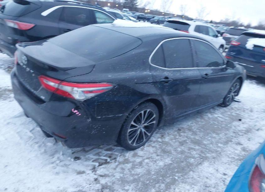 Photo 4 of 2018 Toyota Camry SE (VIN 4T1B11HK7JU084518)