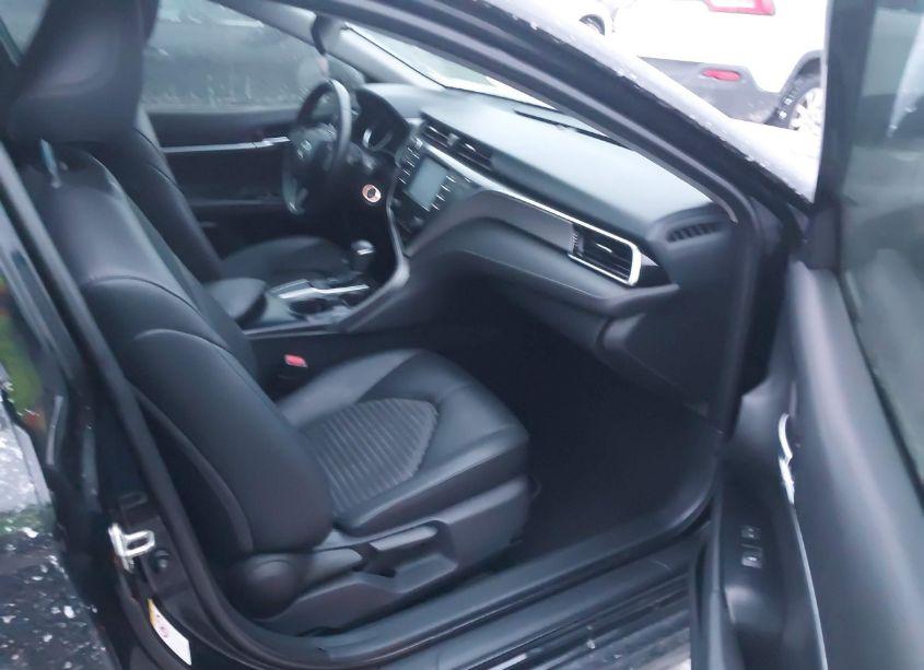 Photo 5 of 2018 Toyota Camry SE (VIN 4T1B11HK7JU084518)