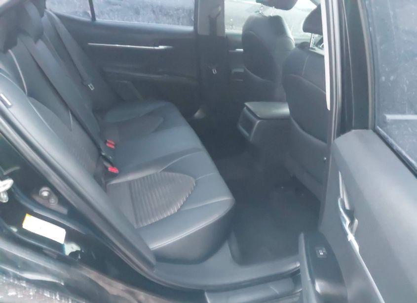 Photo 8 of 2018 Toyota Camry SE (VIN 4T1B11HK7JU084518)