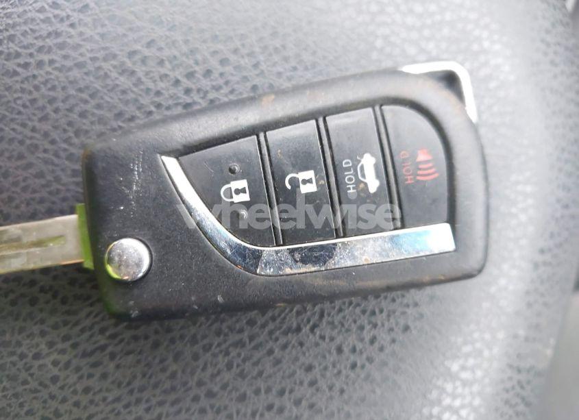 Photo 11 of 2018 Toyota Camry LE (VIN 4T1B11HK7JU097382)