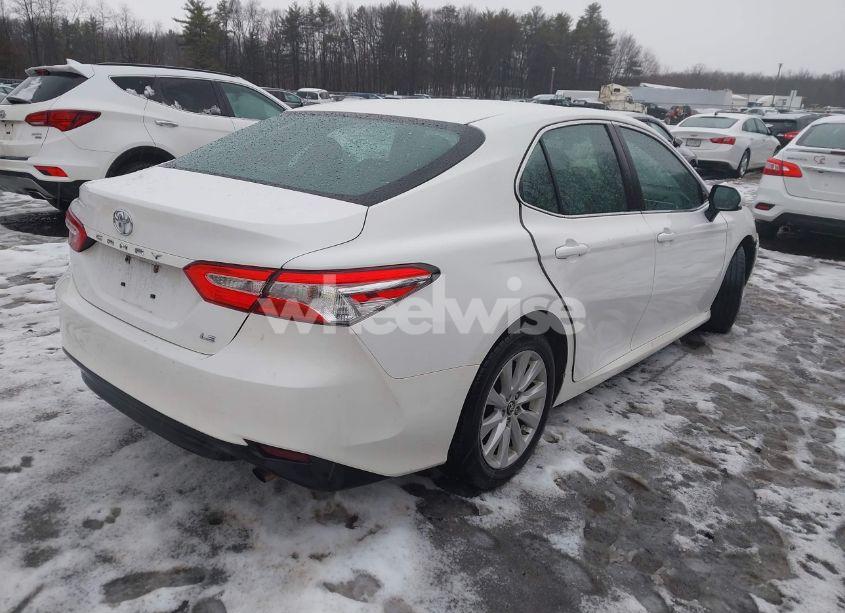 Photo 4 of 2018 Toyota Camry LE (VIN 4T1B11HK7JU097382)