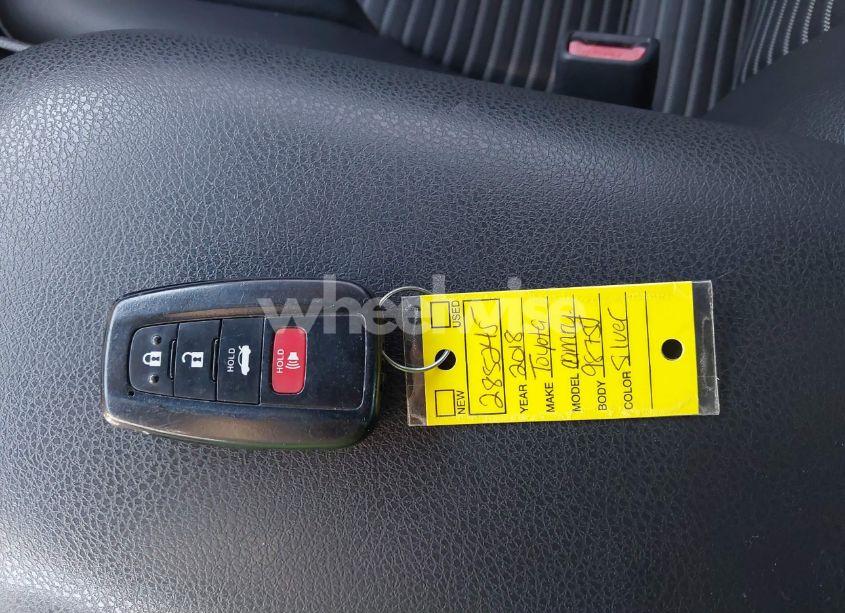 Photo 11 of 2018 Toyota Camry SE (VIN 4T1B11HK7JU099875)