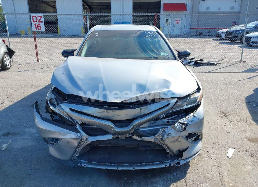 Photo 12 of 2018 Toyota Camry SE (VIN 4T1B11HK7JU099875)