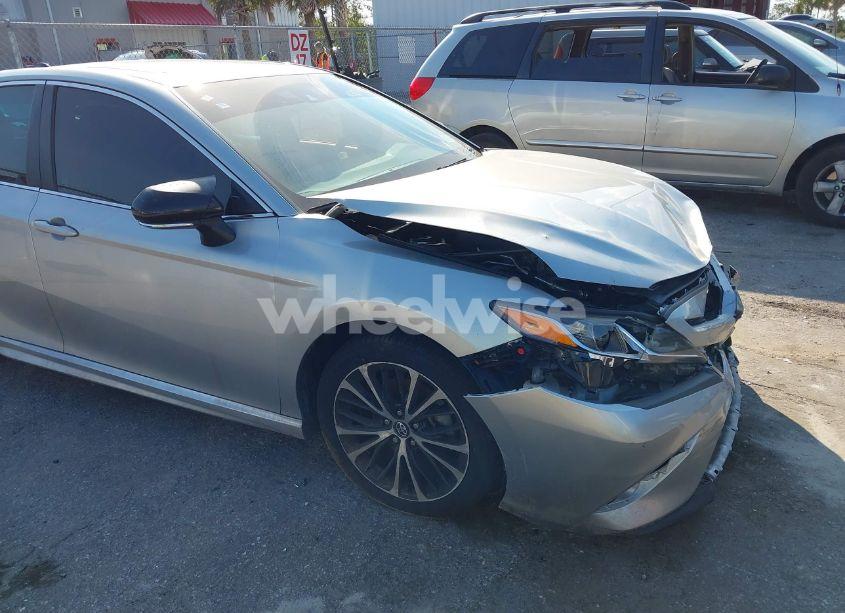 Photo 17 of 2018 Toyota Camry SE (VIN 4T1B11HK7JU099875)