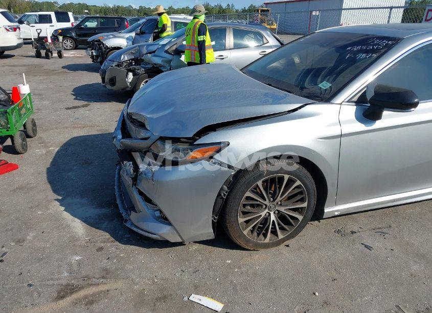 Photo 18 of 2018 Toyota Camry SE (VIN 4T1B11HK7JU099875)