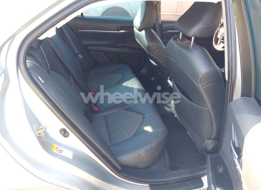 Photo 8 of 2018 Toyota Camry SE (VIN 4T1B11HK7JU099875)